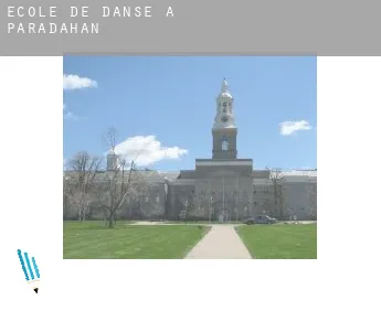 École de danse à Paradahan