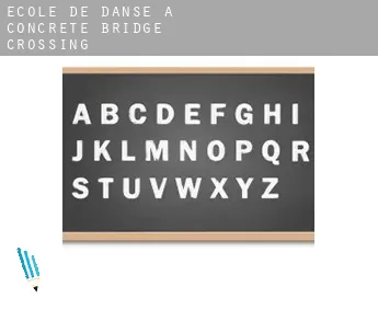 École de danse à  Concrete Bridge Crossing